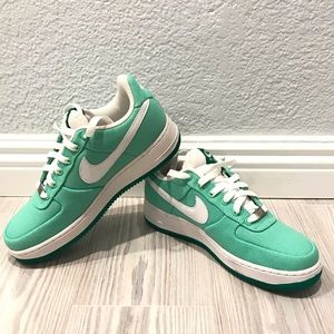 NWT Nike Air Force 1 Low-Mint Green Canvas